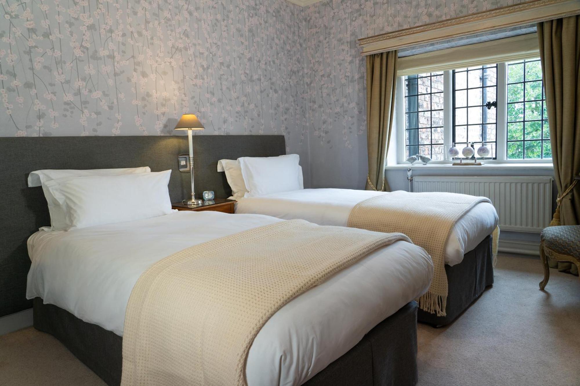 Grays Court Hotel York Bagian luar foto